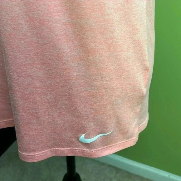 Nike Shirt~Size Medium - Picture 3 of 6